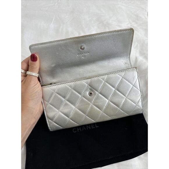 CHANEL Silver Lamb Leather Flap Wallet W/dust Bag - Picture 13 of 16